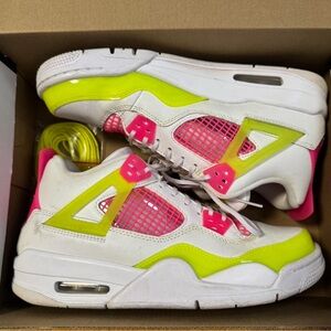 Air Jordan 4 Retro SE (GS) size: 7 women